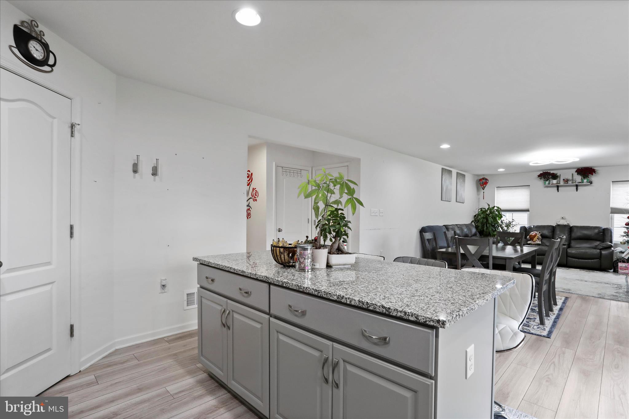 183 LUXOR COURT