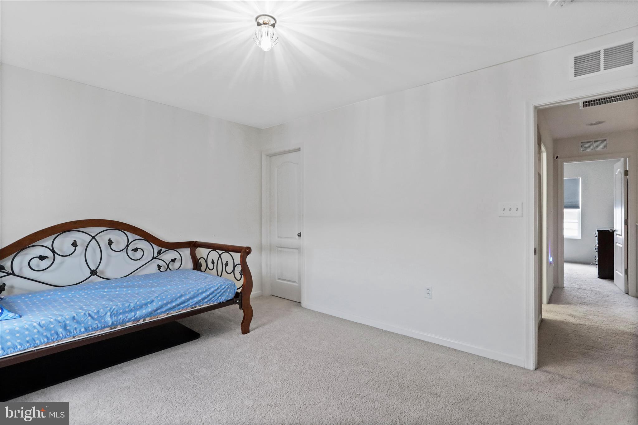 183 LUXOR COURT