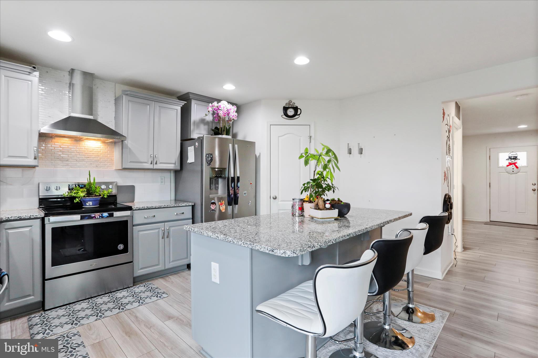 183 LUXOR COURT