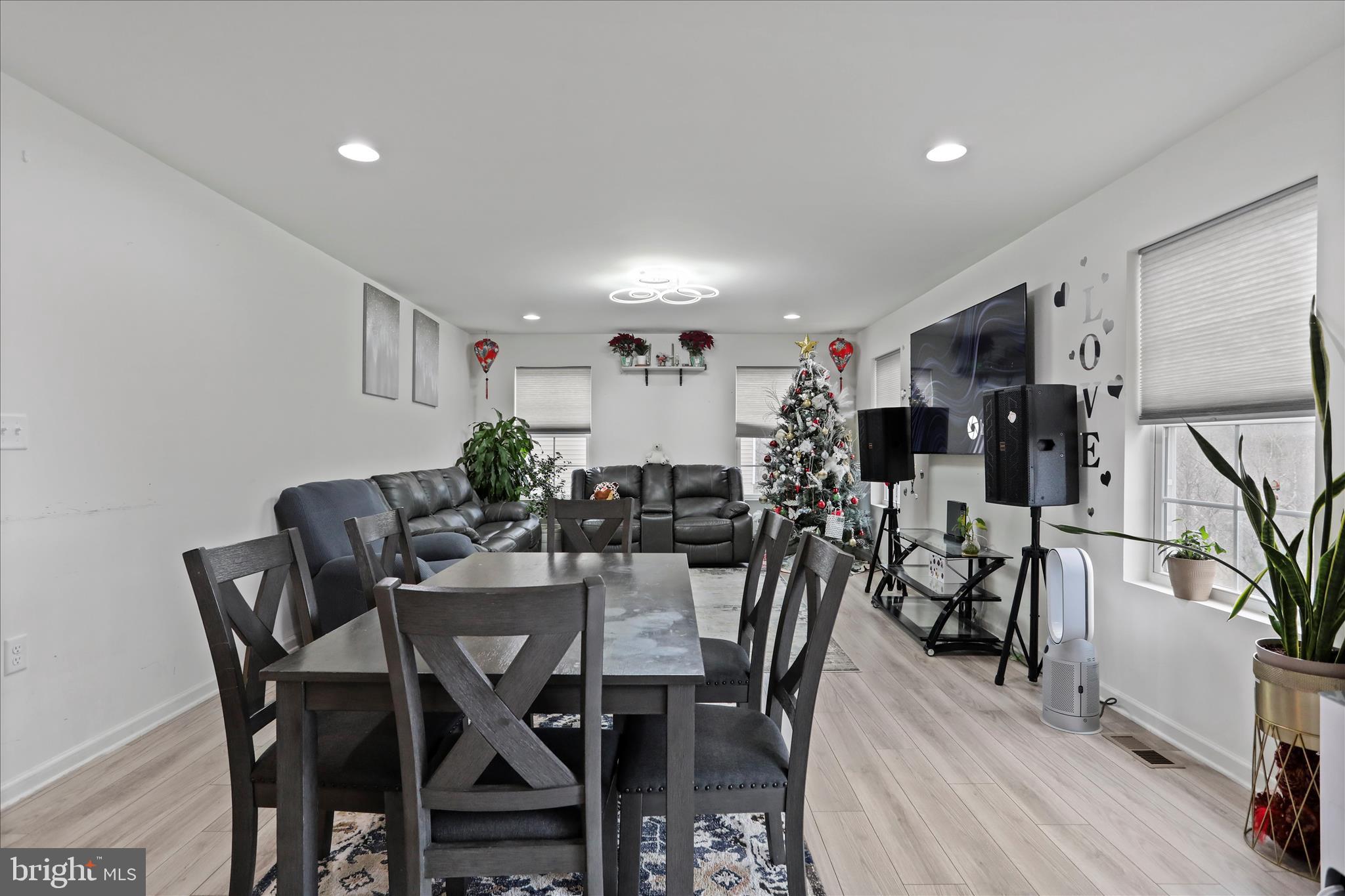 183 LUXOR COURT