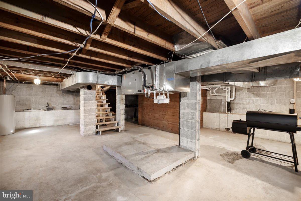 821 JEFFERSON AVENUE