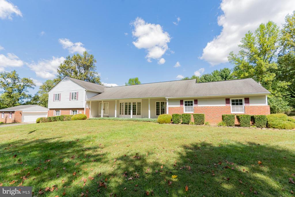 31 LOCUST HILL DRIVE