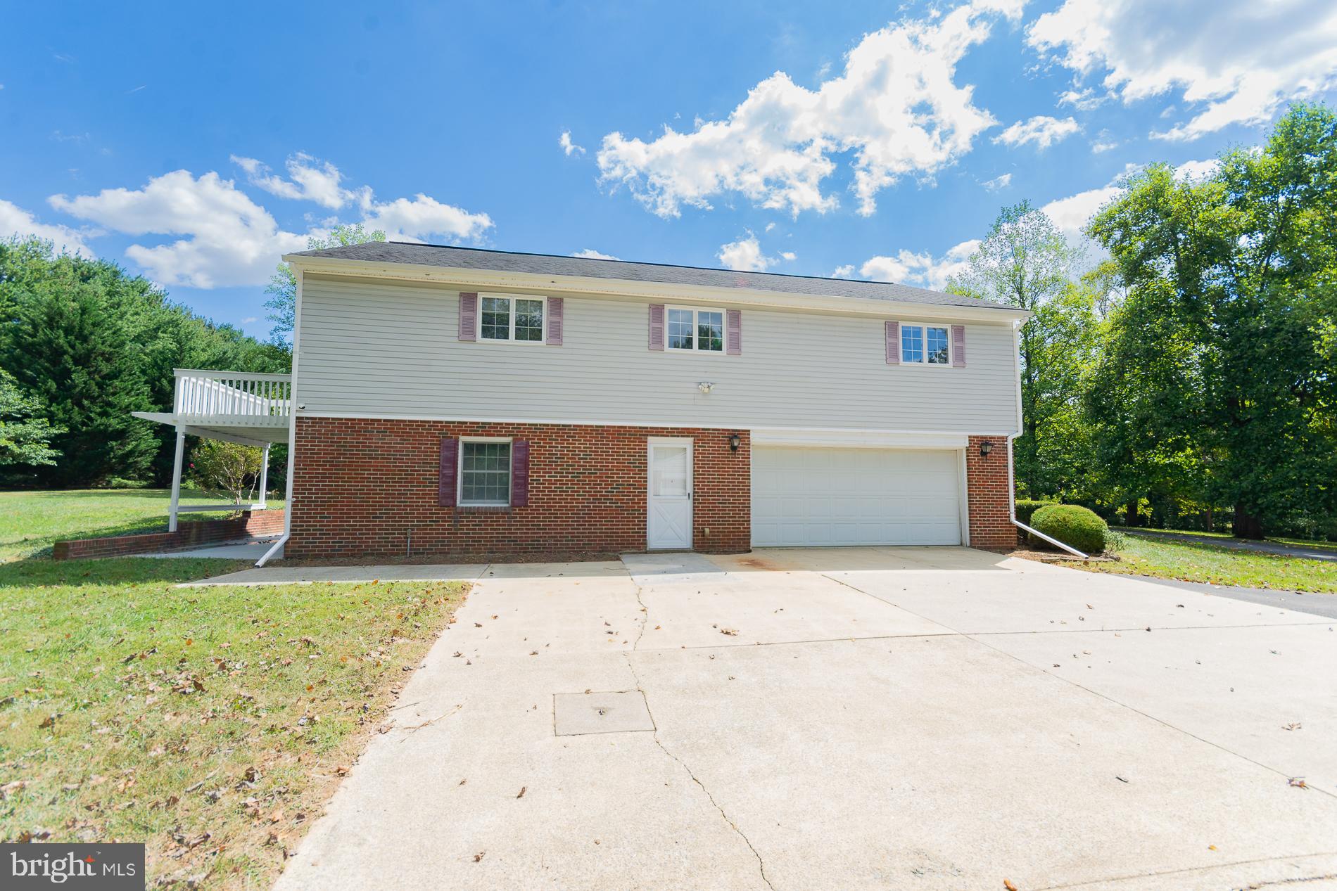 31 LOCUST HILL DRIVE