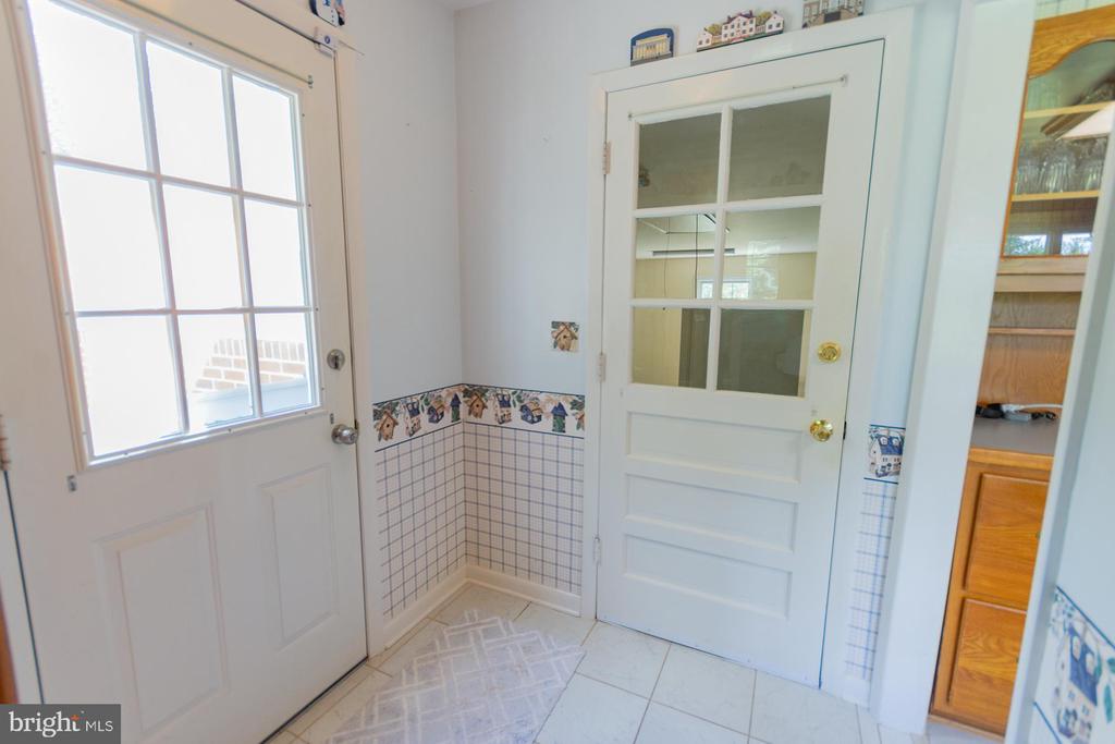 31 LOCUST HILL DRIVE