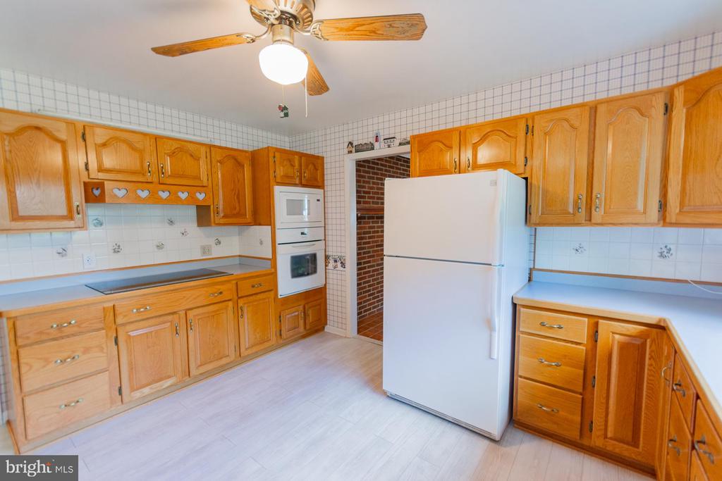 31 LOCUST HILL DRIVE