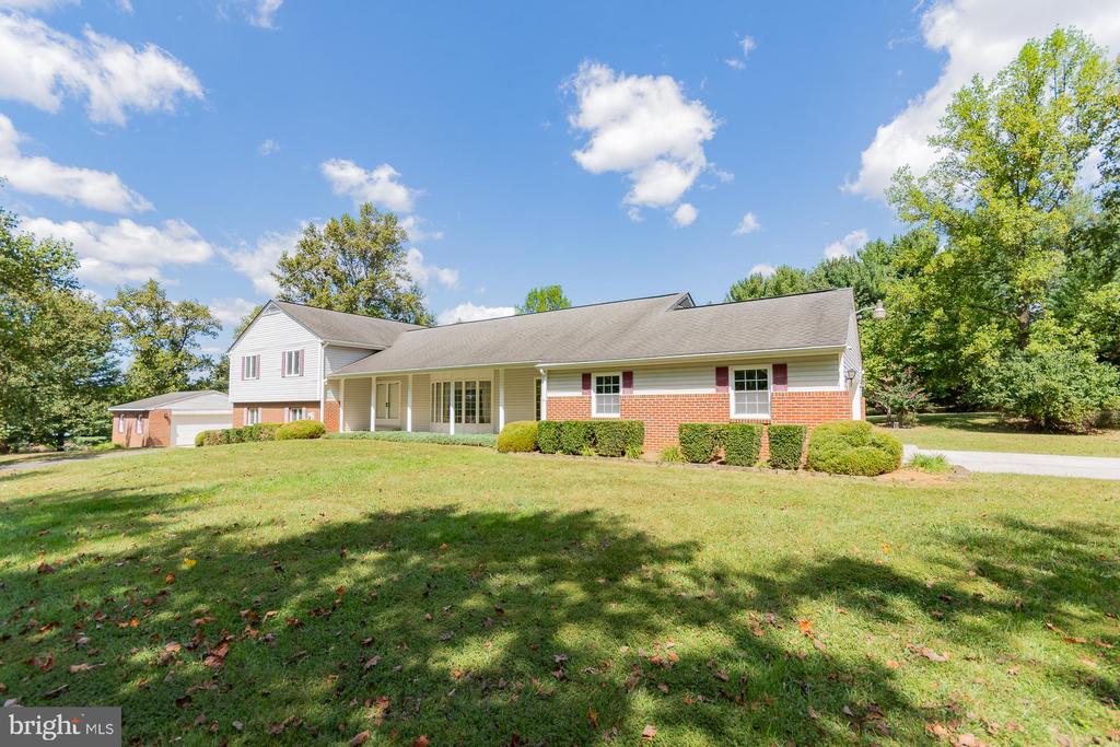 31 LOCUST HILL DRIVE