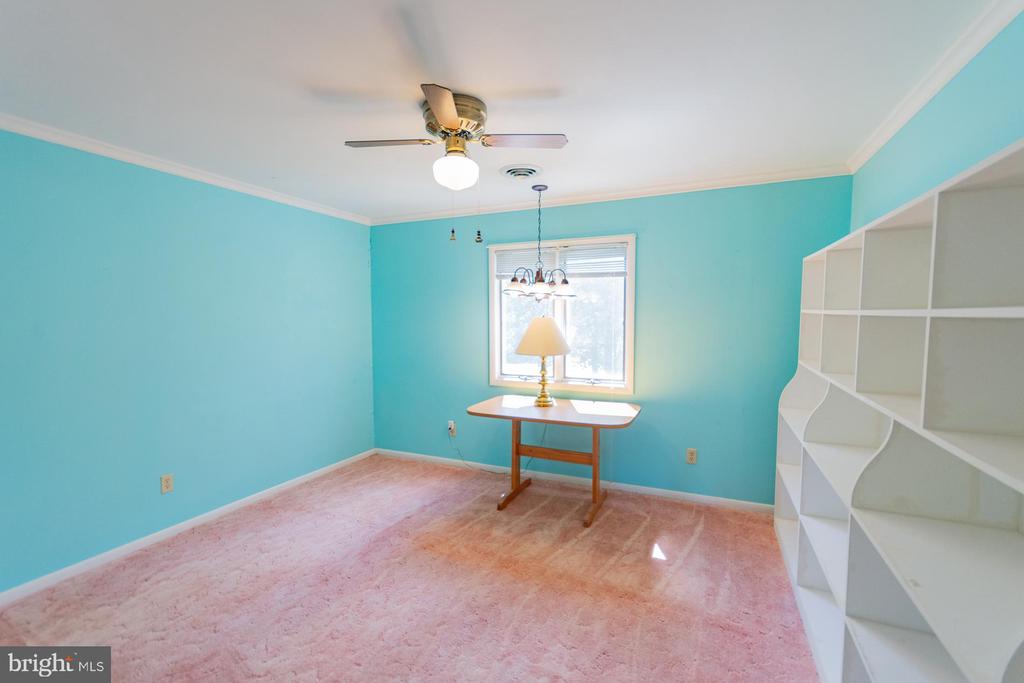 31 LOCUST HILL DRIVE