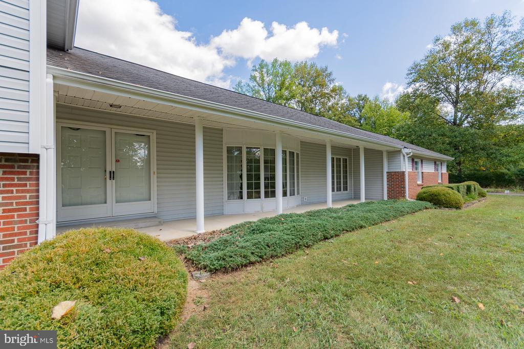 31 LOCUST HILL DRIVE