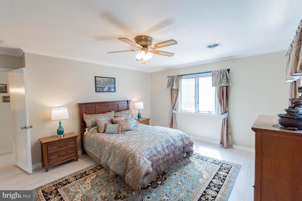 31 LOCUST HILL DRIVE