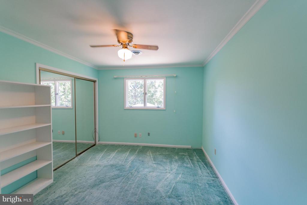 31 LOCUST HILL DRIVE