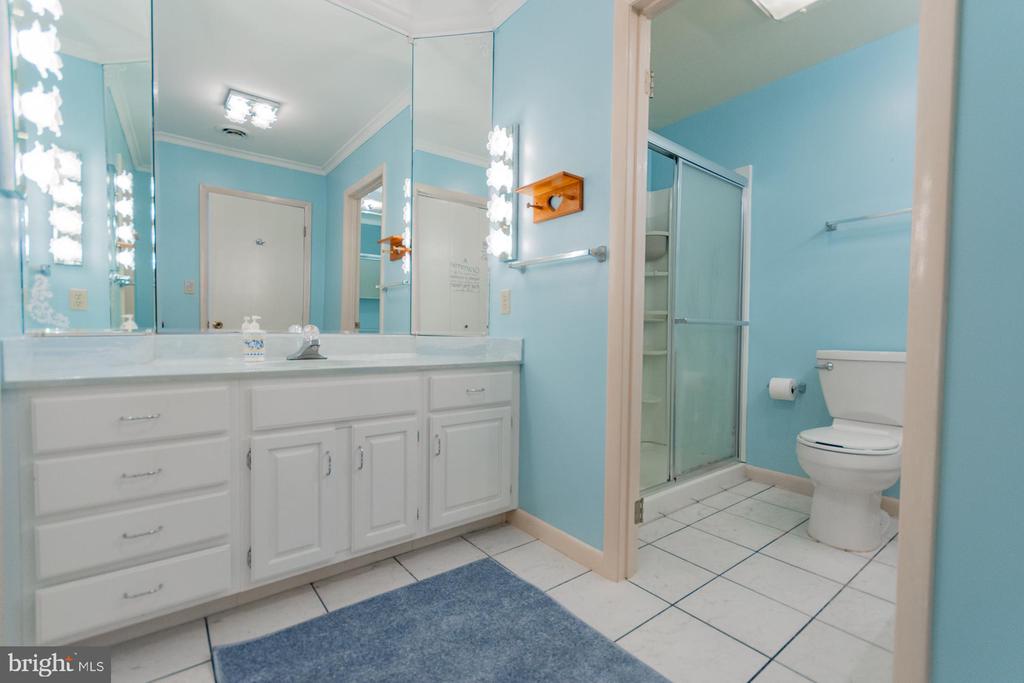 31 LOCUST HILL DRIVE