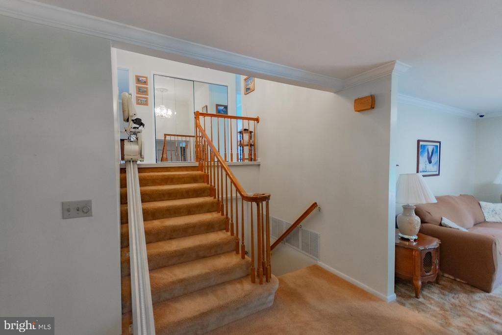 31 LOCUST HILL DRIVE