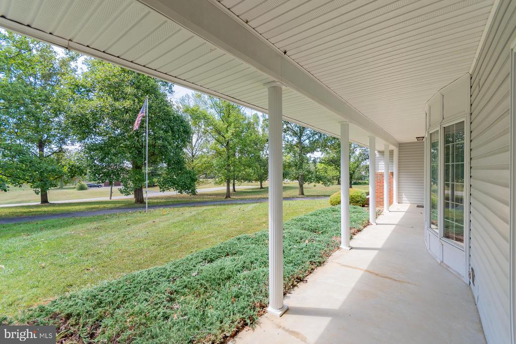 31 LOCUST HILL DRIVE