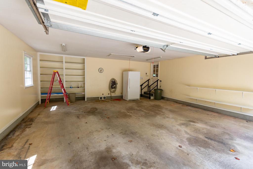 31 LOCUST HILL DRIVE