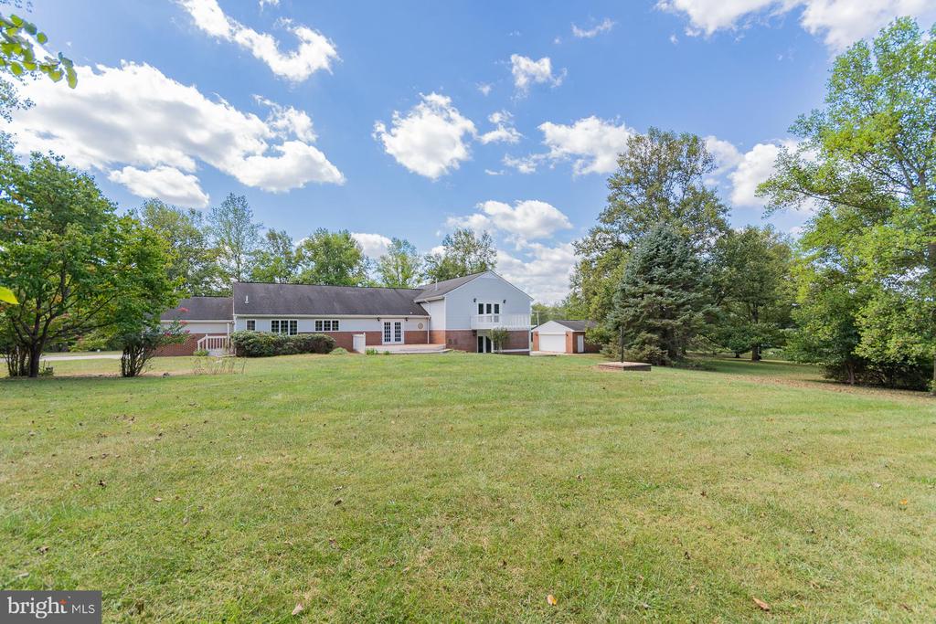 31 LOCUST HILL DRIVE