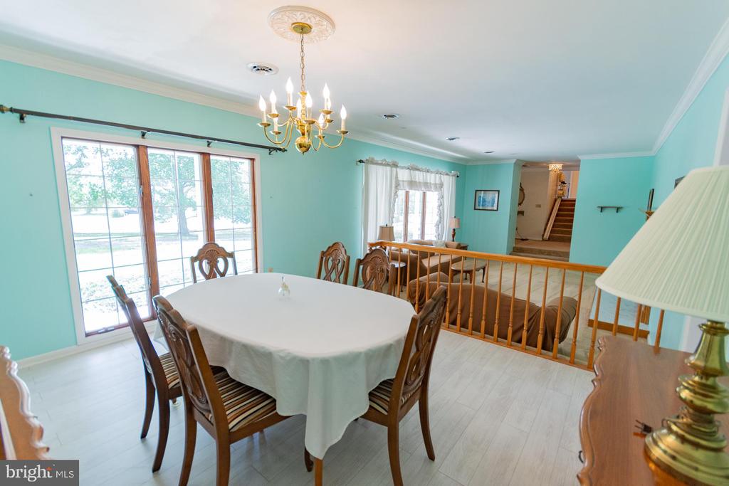 31 LOCUST HILL DRIVE