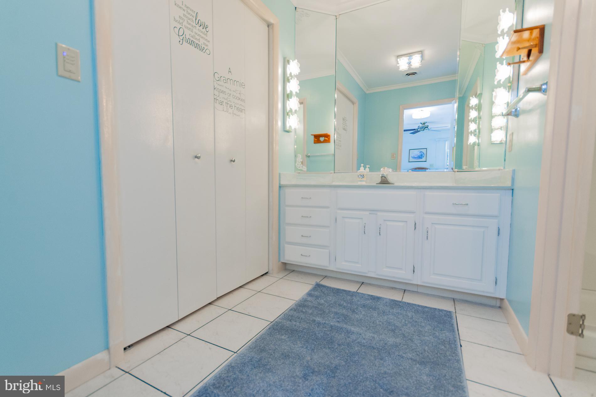 31 LOCUST HILL DRIVE
