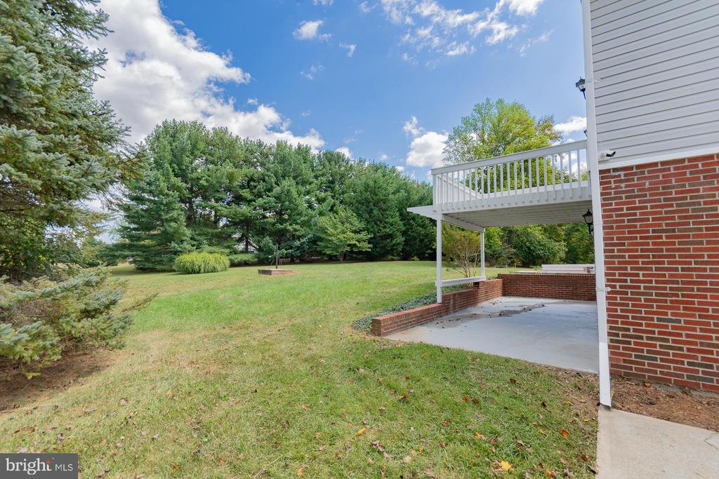 31 LOCUST HILL DRIVE