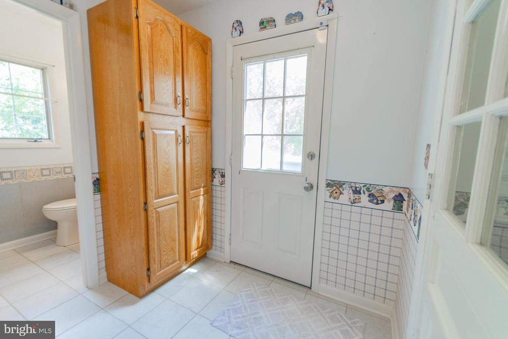 31 LOCUST HILL DRIVE