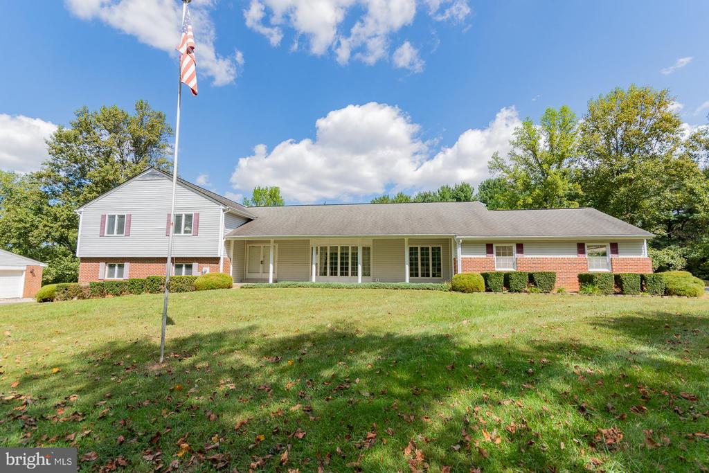 31 LOCUST HILL DRIVE