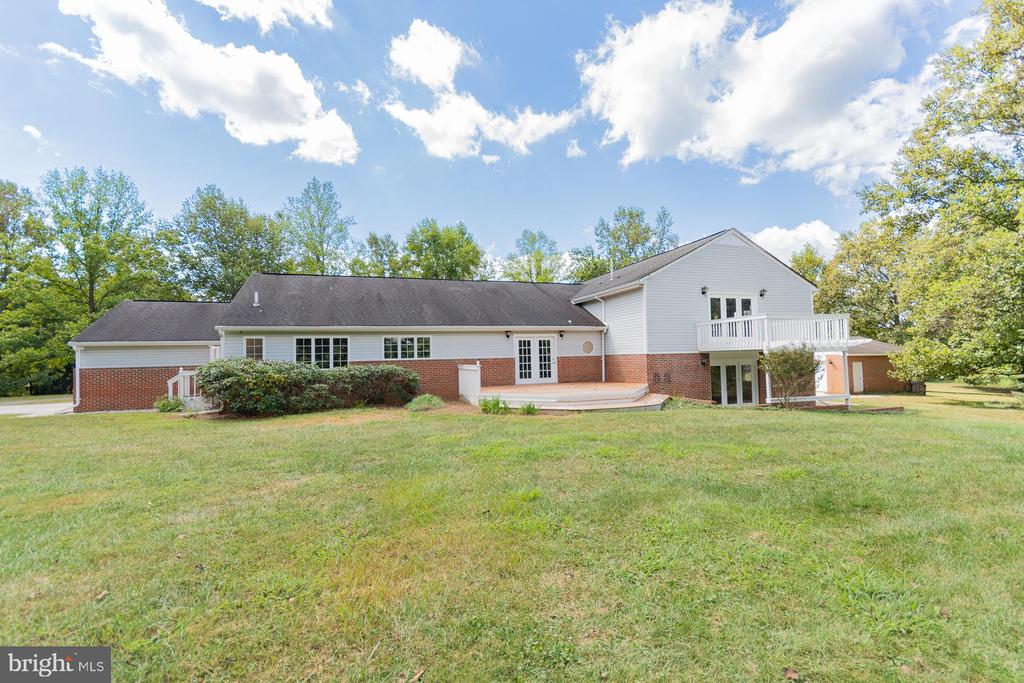 31 LOCUST HILL DRIVE