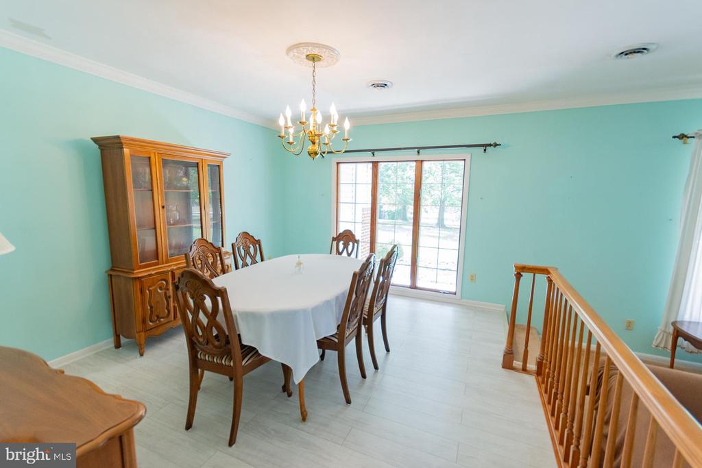 31 LOCUST HILL DRIVE