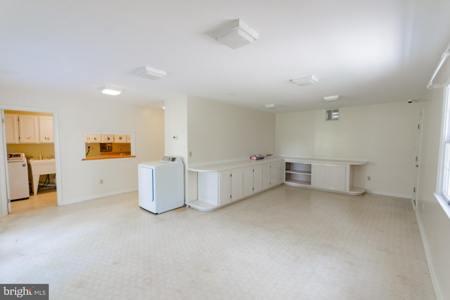 31 LOCUST HILL DRIVE
