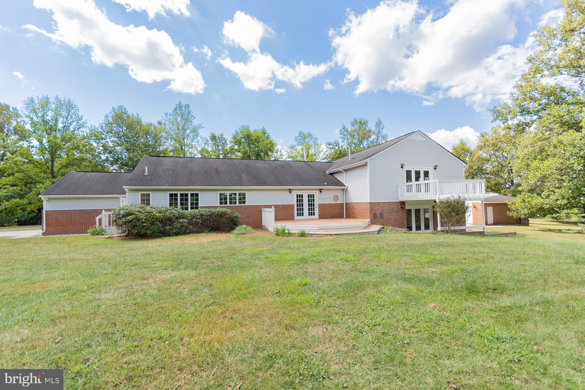 31 LOCUST HILL DRIVE