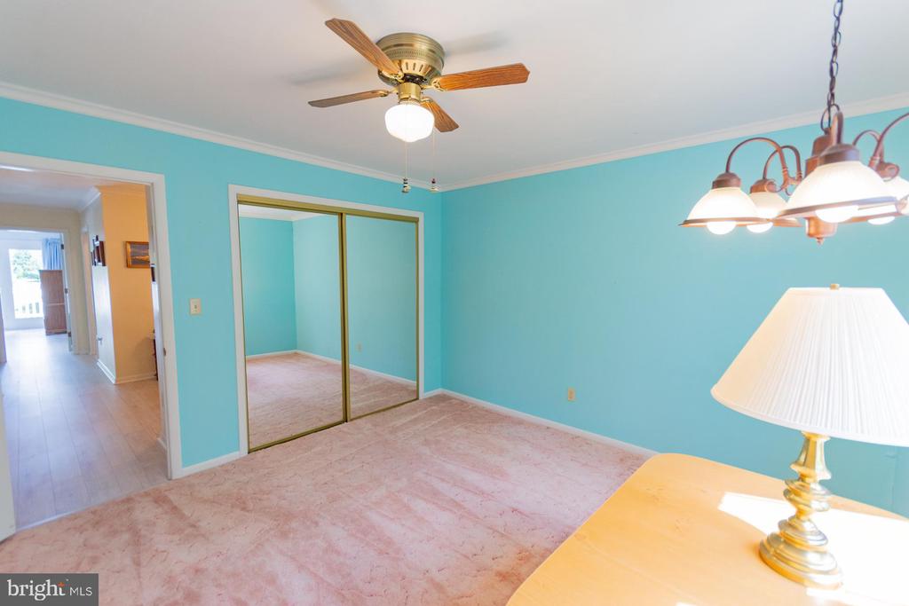 31 LOCUST HILL DRIVE