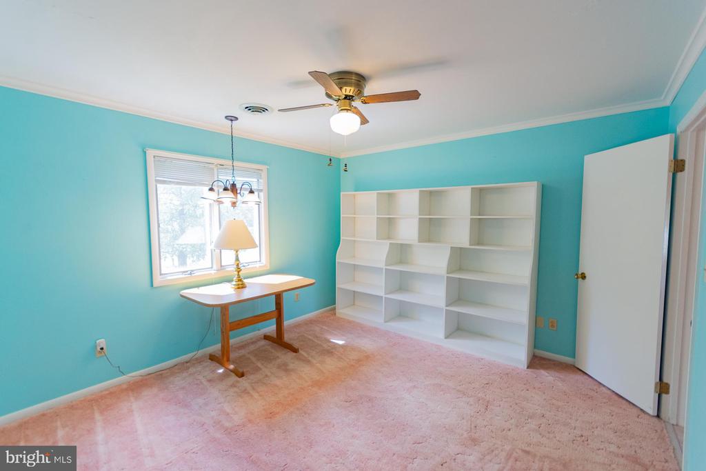 31 LOCUST HILL DRIVE