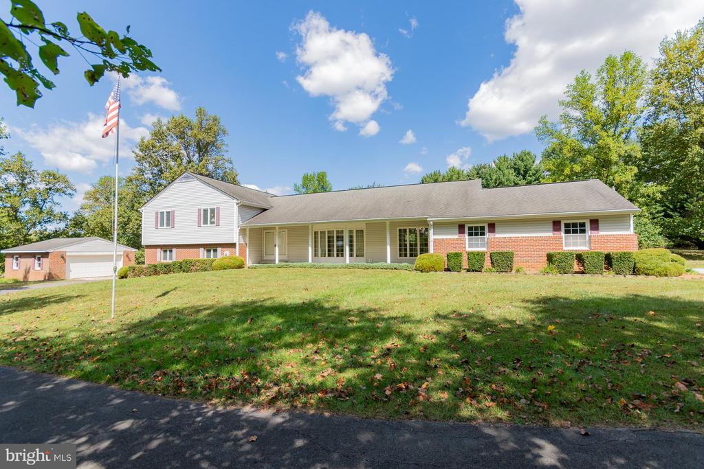 31 LOCUST HILL DRIVE