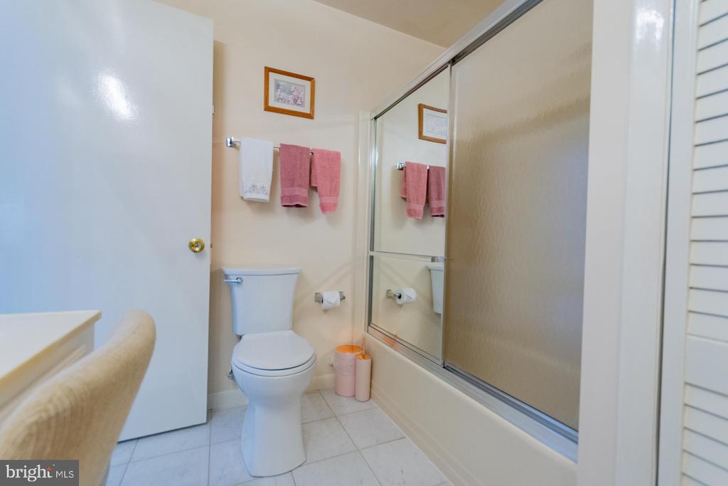 31 LOCUST HILL DRIVE