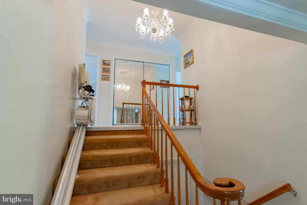 31 LOCUST HILL DRIVE