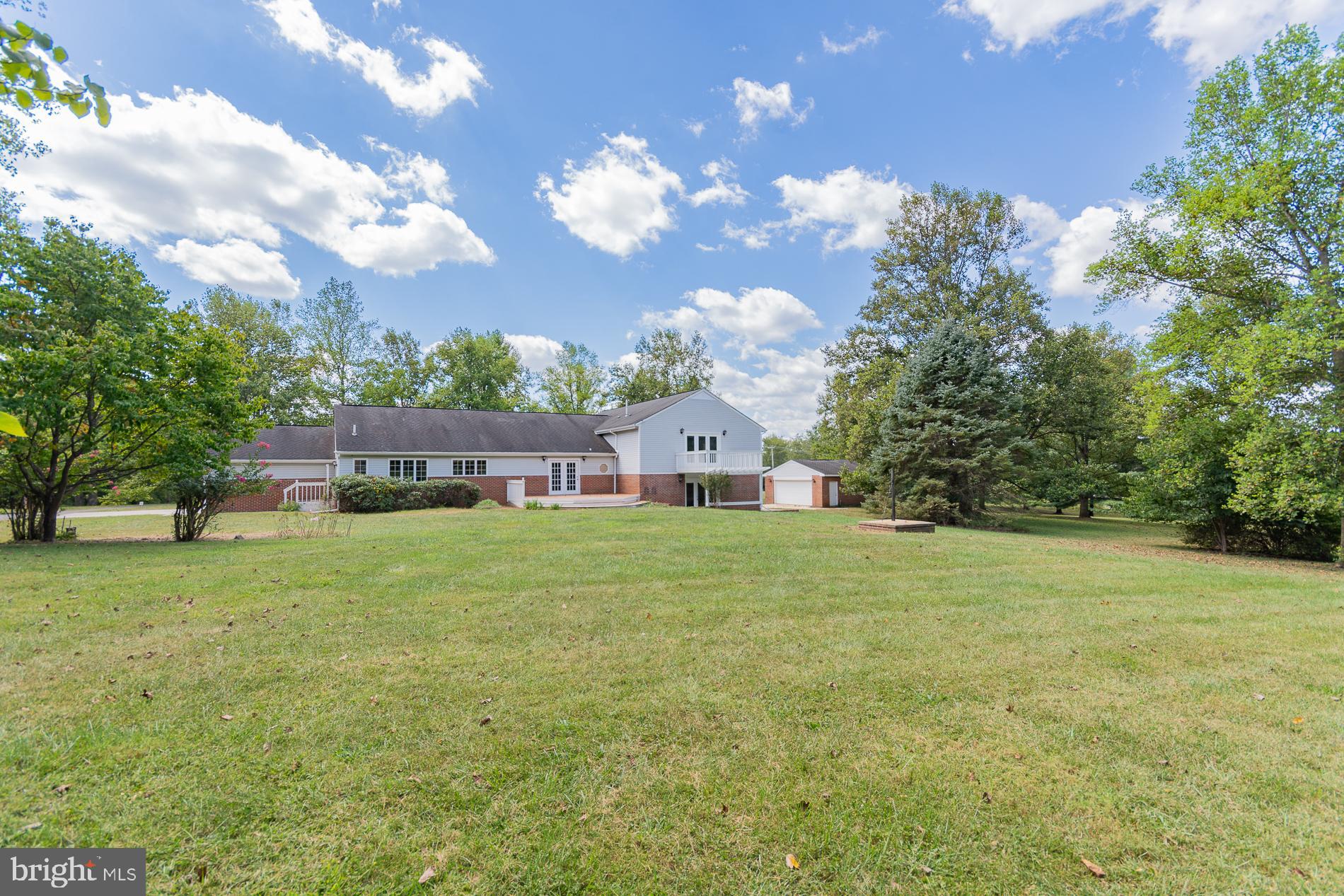 31 LOCUST HILL DRIVE