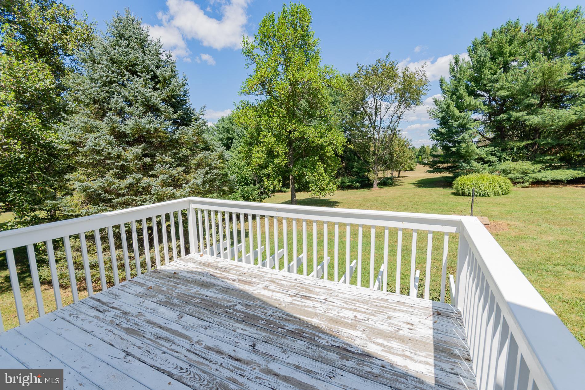 31 LOCUST HILL DRIVE