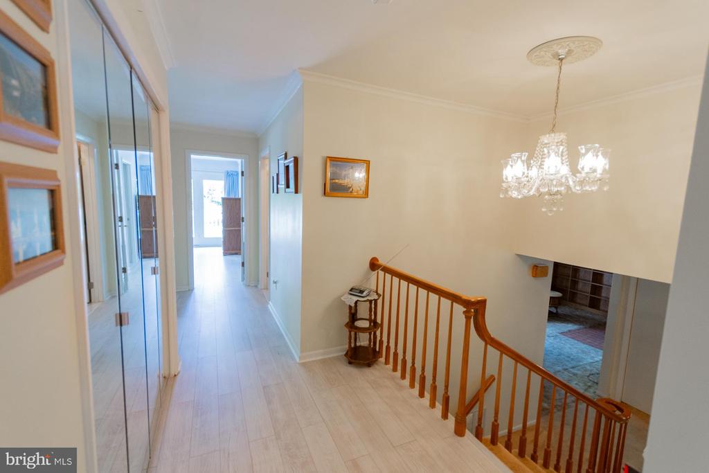 31 LOCUST HILL DRIVE