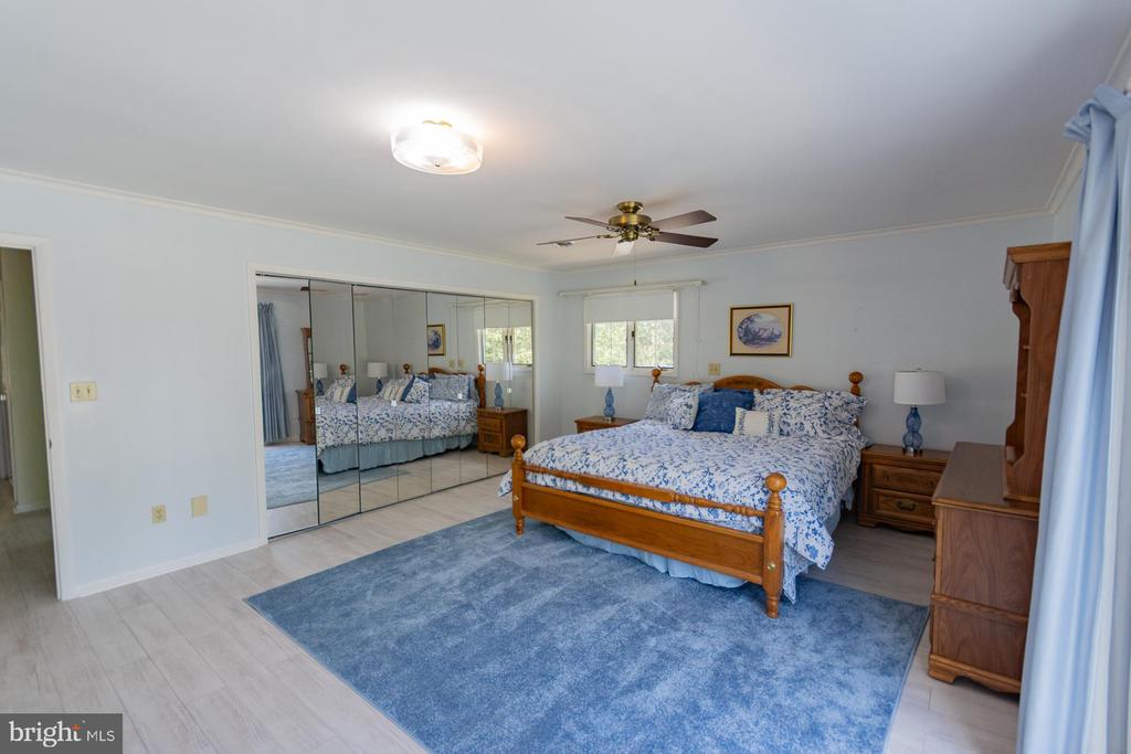 31 LOCUST HILL DRIVE