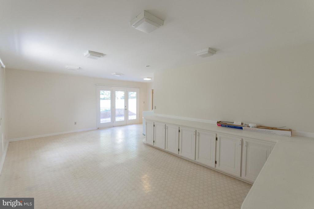 31 LOCUST HILL DRIVE