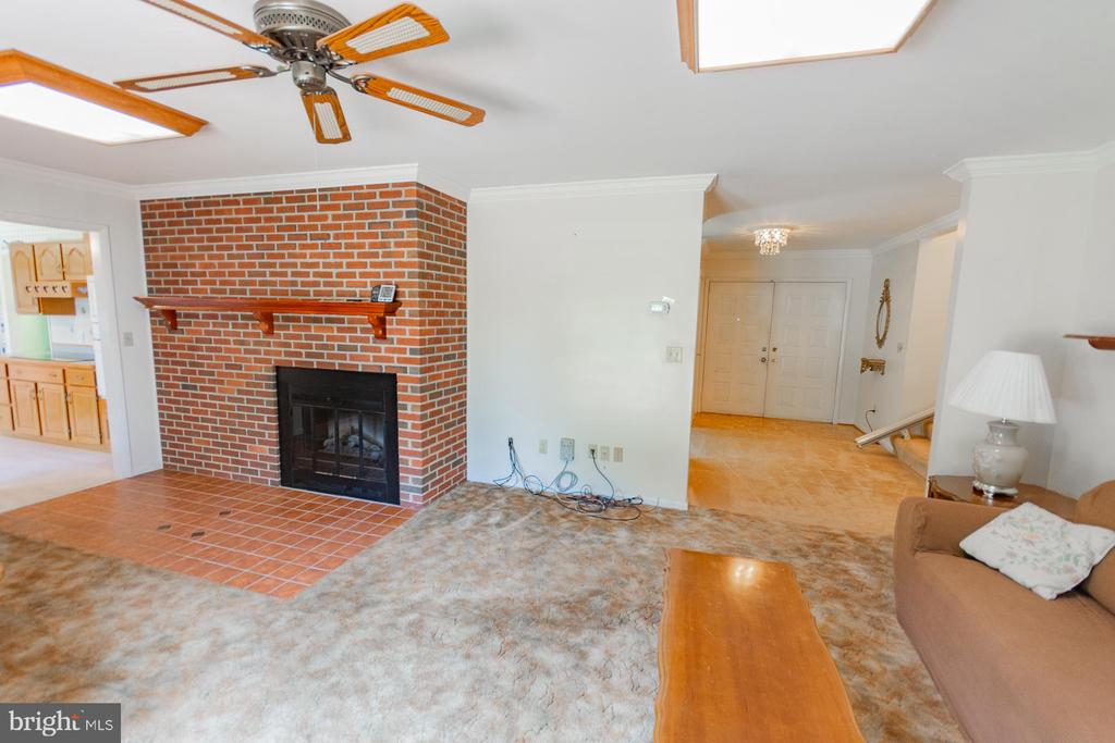 31 LOCUST HILL DRIVE