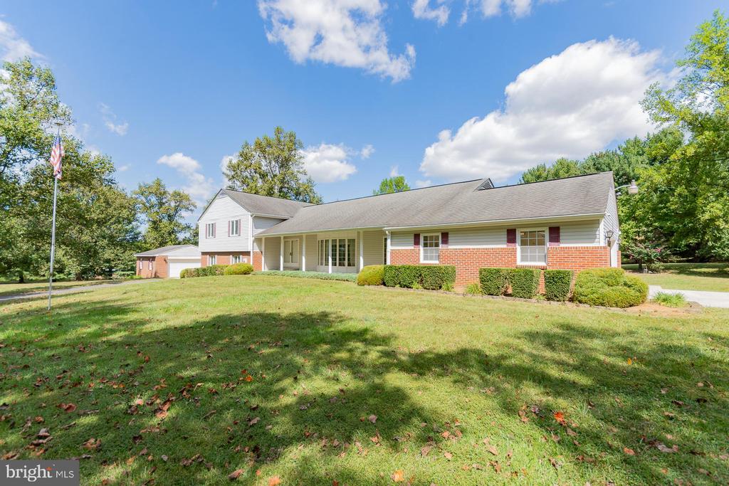 31 LOCUST HILL DRIVE