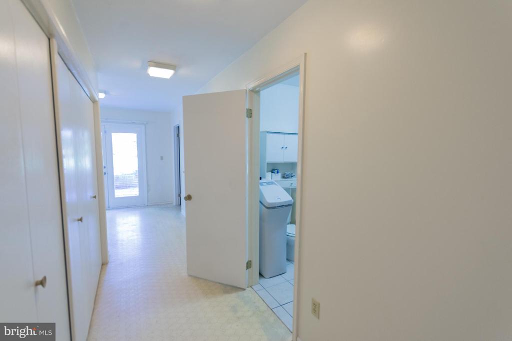 31 LOCUST HILL DRIVE