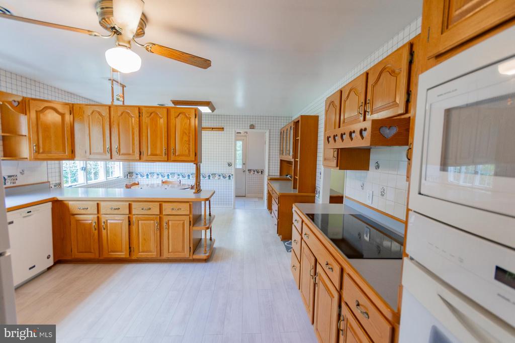 31 LOCUST HILL DRIVE