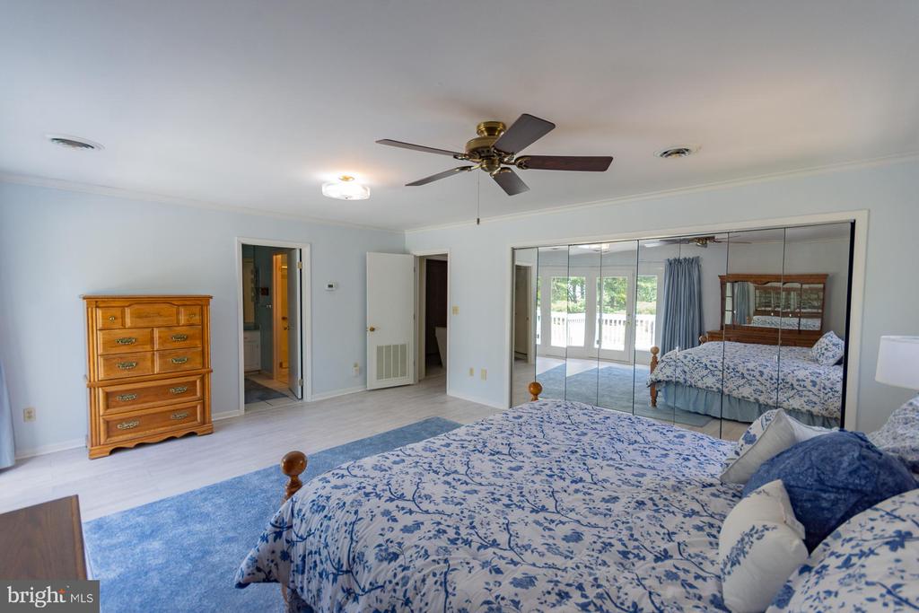 31 LOCUST HILL DRIVE