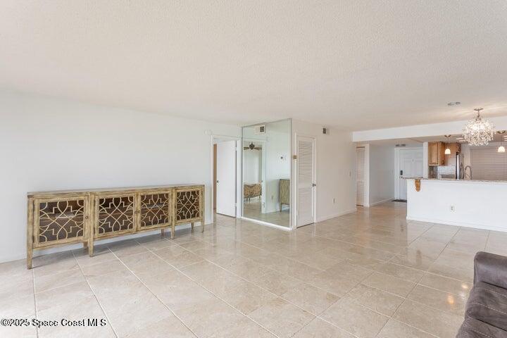 1095 N Highway A1a 502