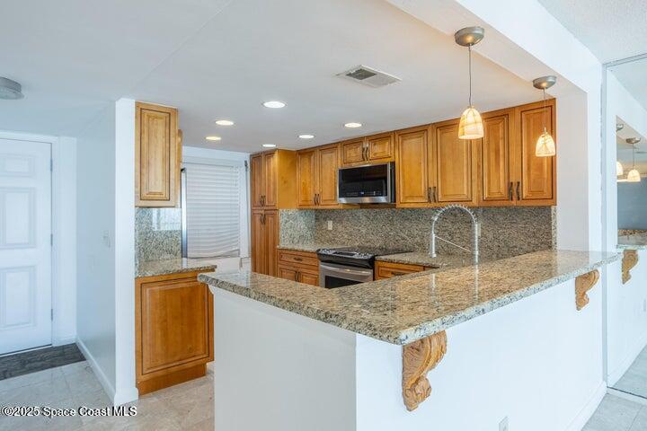 1095 N Highway A1a 502