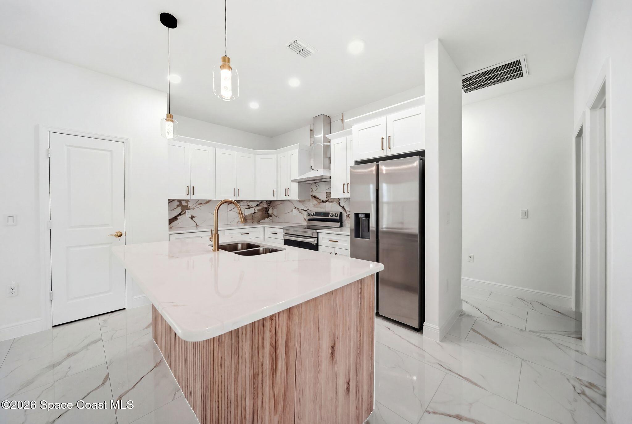 2180 Cogan Drive SE