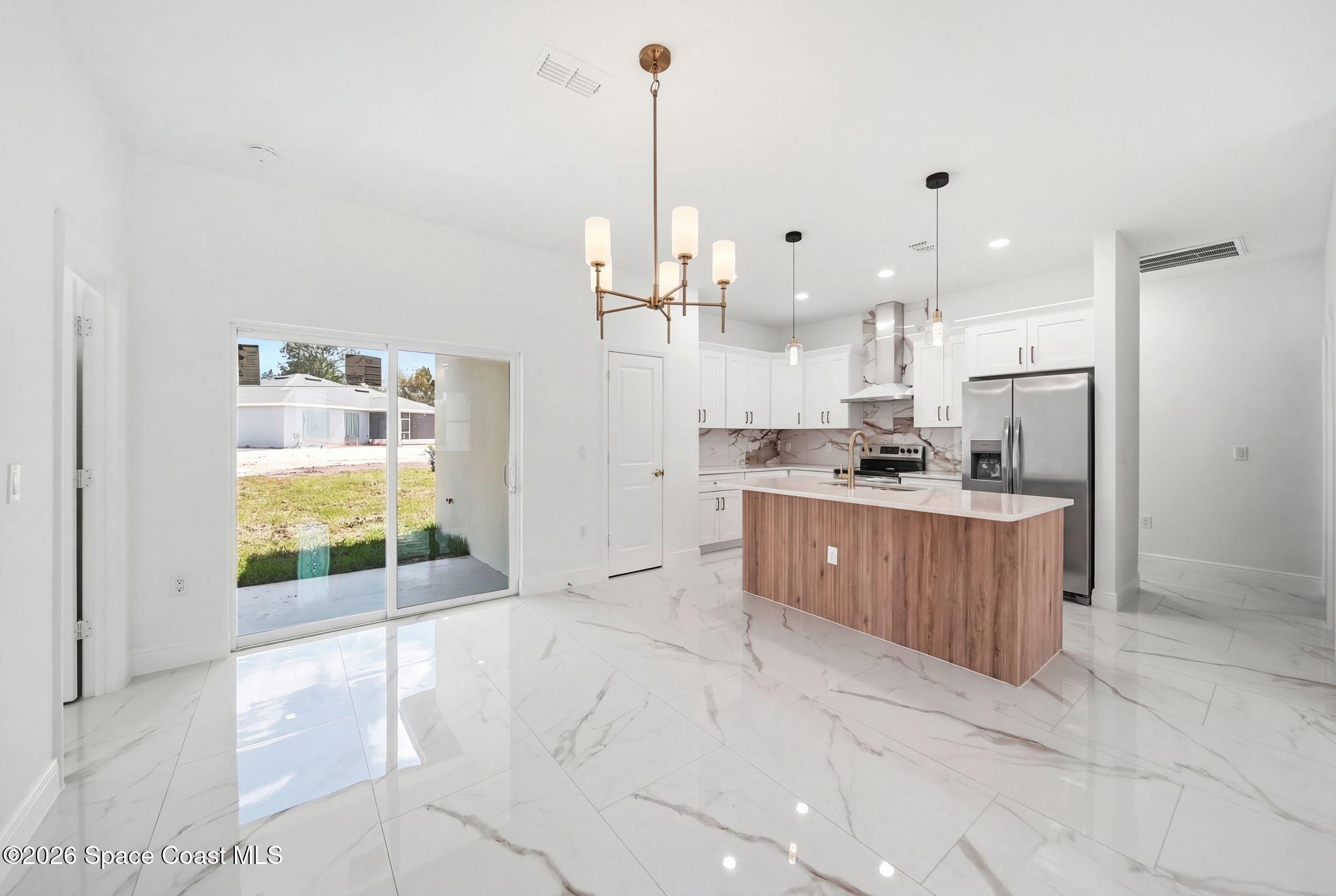 2180 Cogan Drive SE