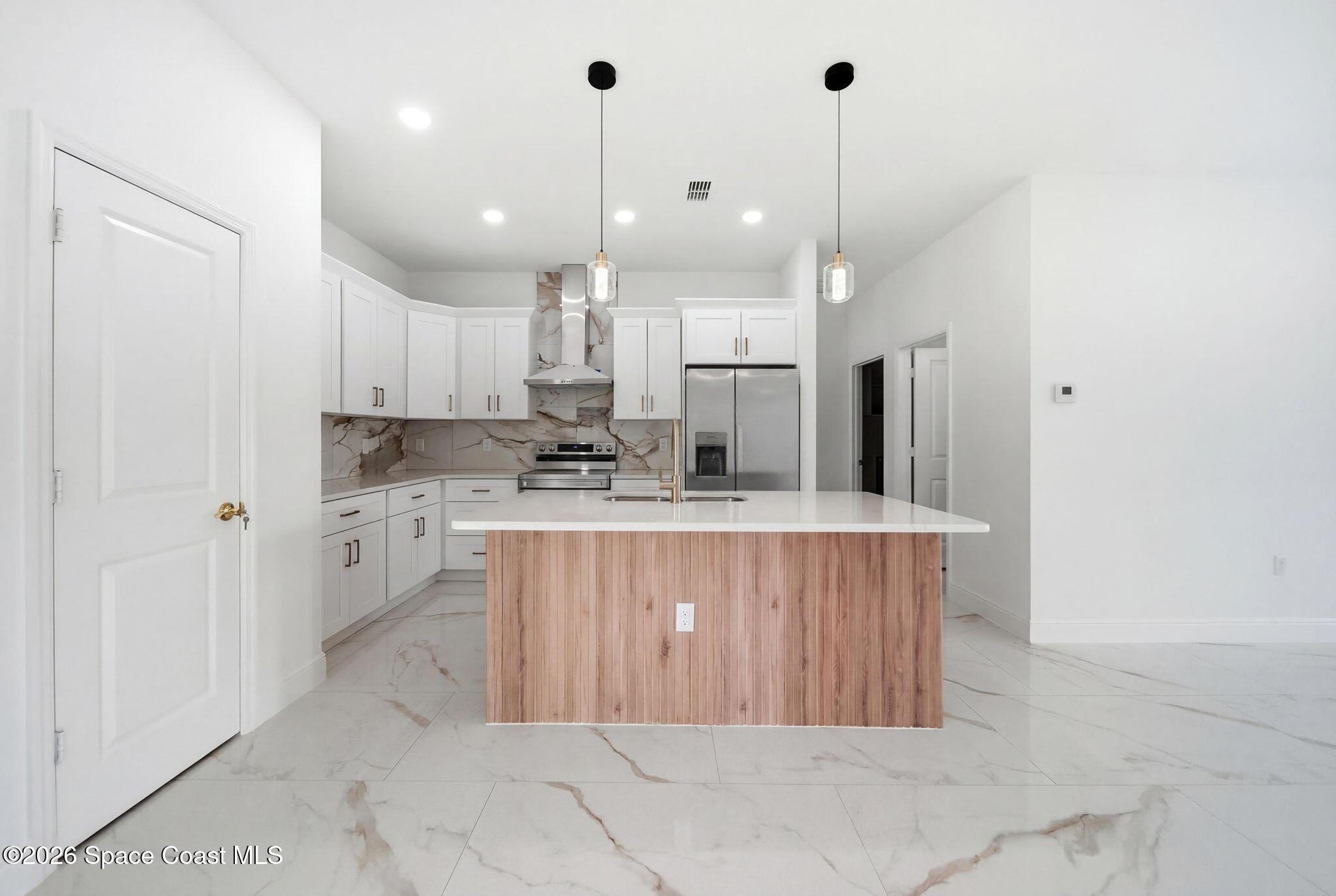 2180 Cogan Drive SE