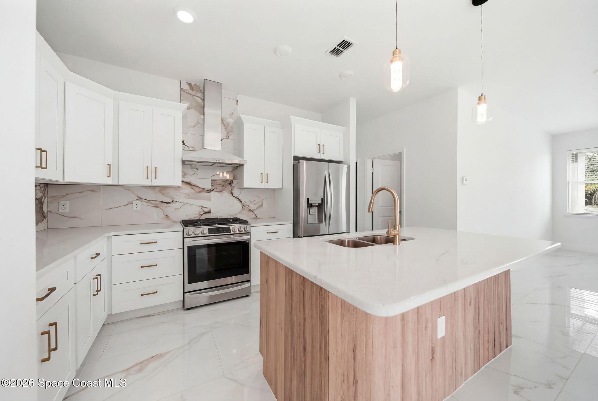 2180 Cogan Drive SE