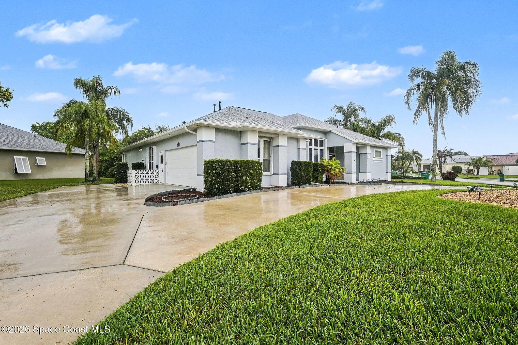 981 Victoria Place